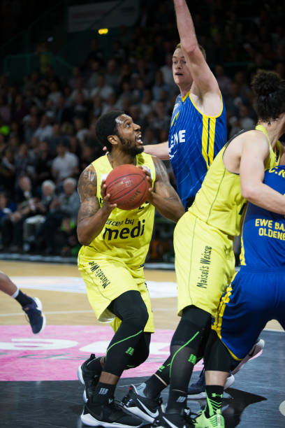 他始终鼓励 他始终鼓励