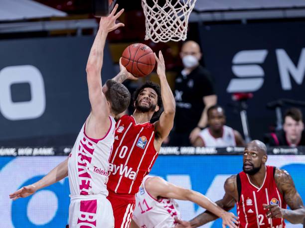 而阿劳霍在 而阿劳霍在